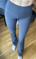 Signature Flared Leggings