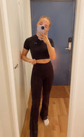 Signature Flared Leggings