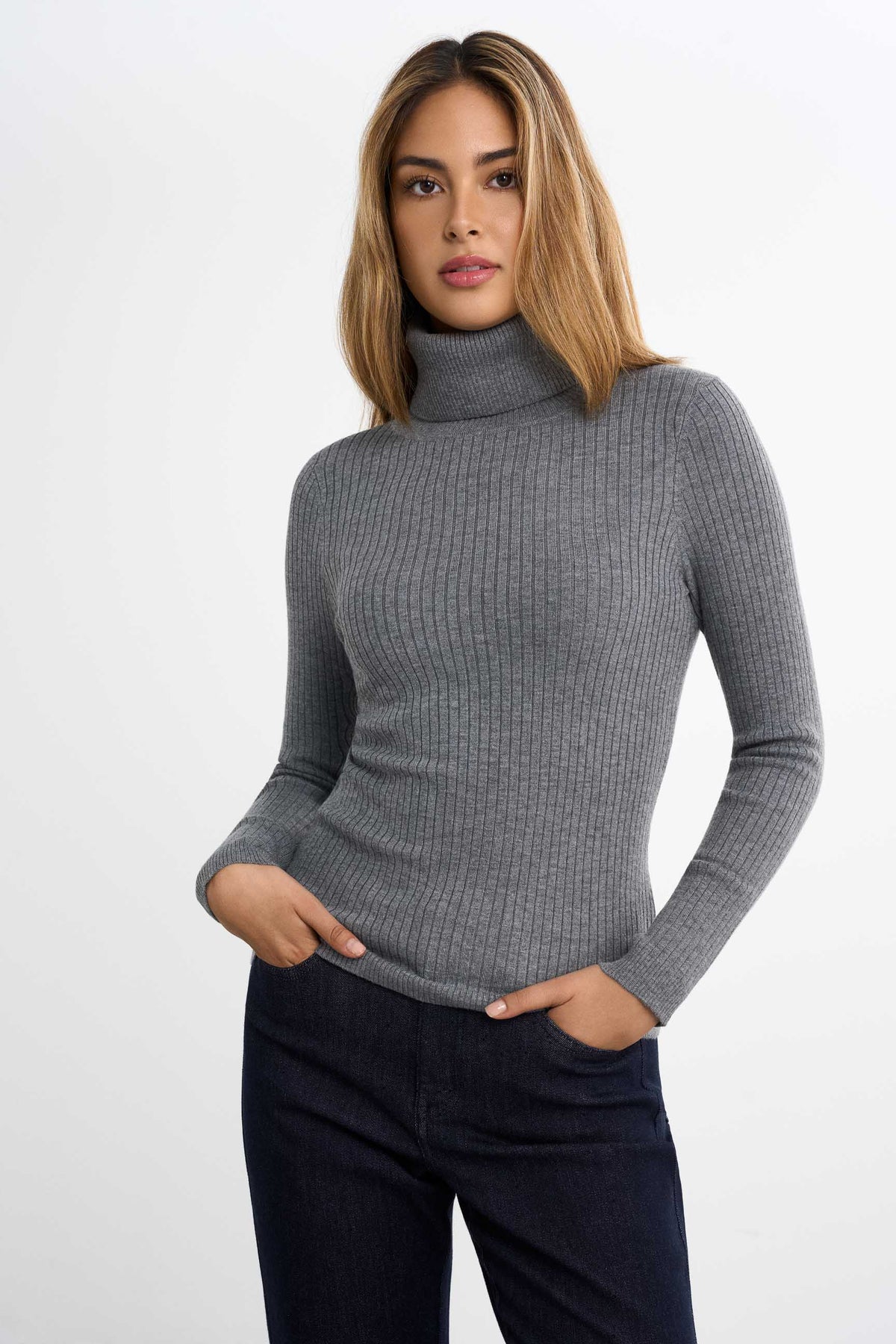 Ribbestrikket turtleneck-genser