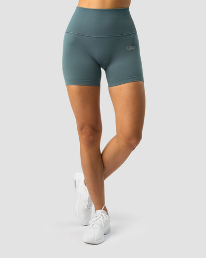 define seamless pocket shorts wmn jungle green