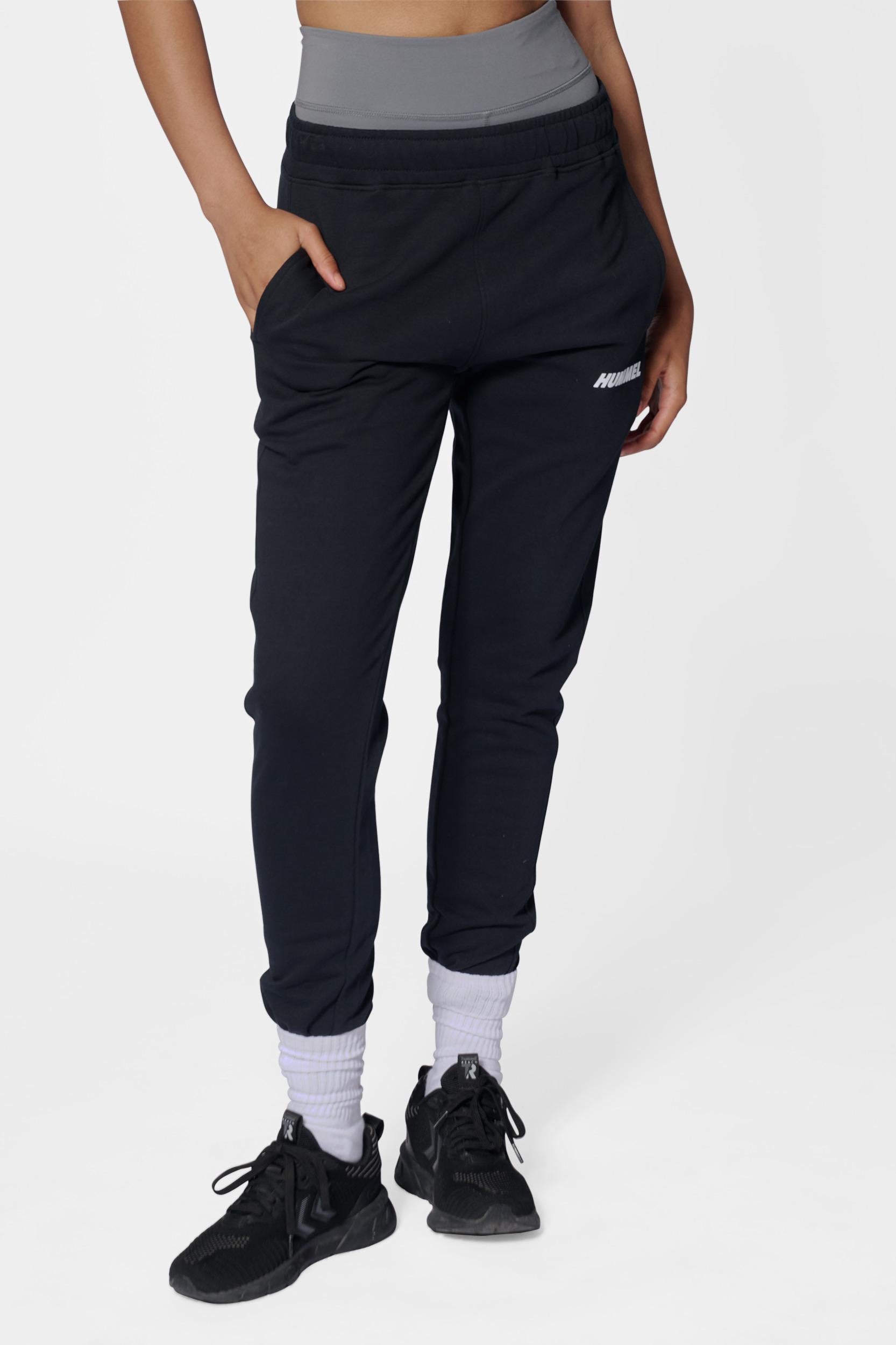 HUMMEL - Hmlelemental Tapered Pants Woman - Black