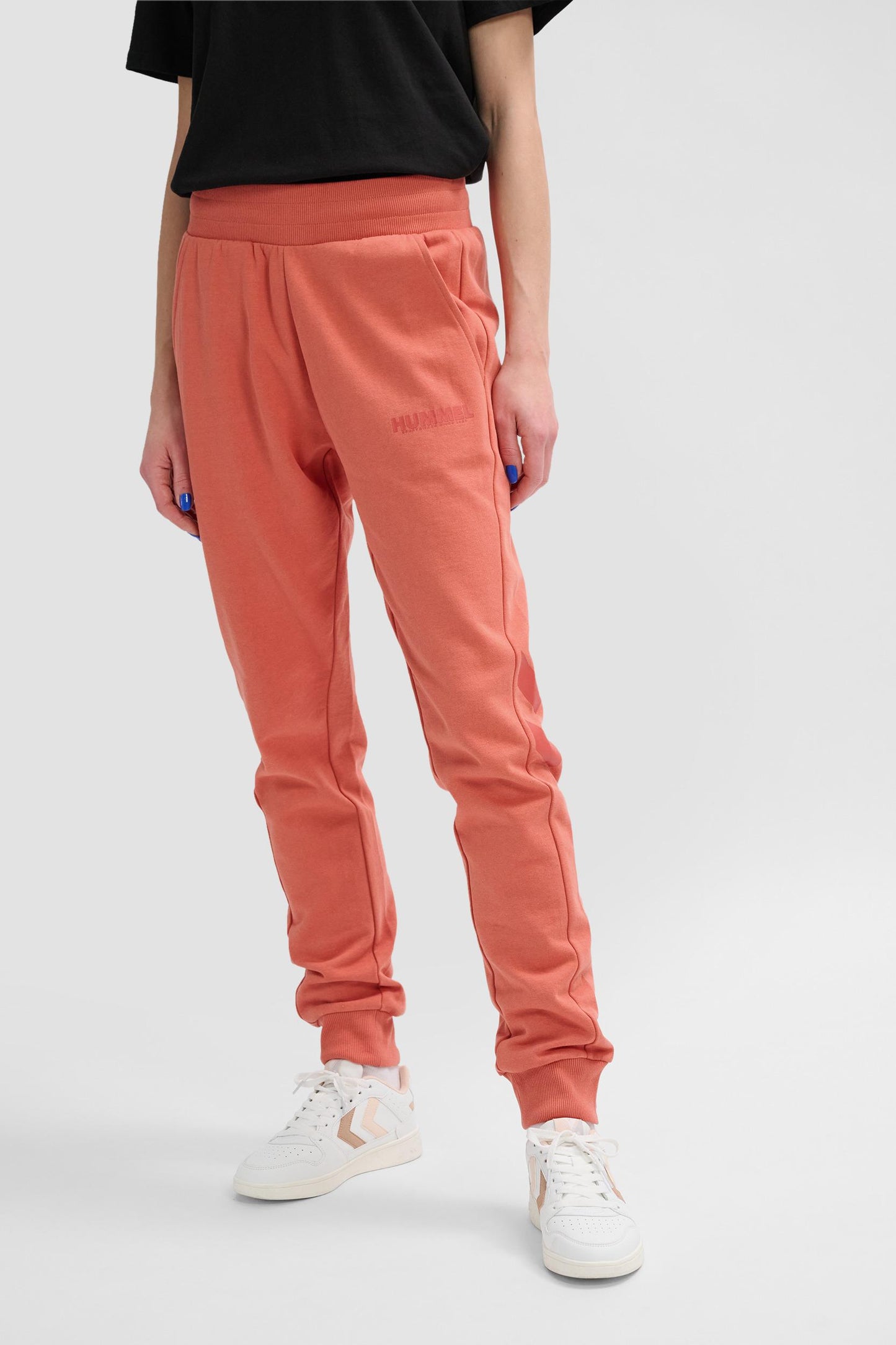 HUMMEL - Hmllegacy Woman Tapered Pants - Apricot Brandy