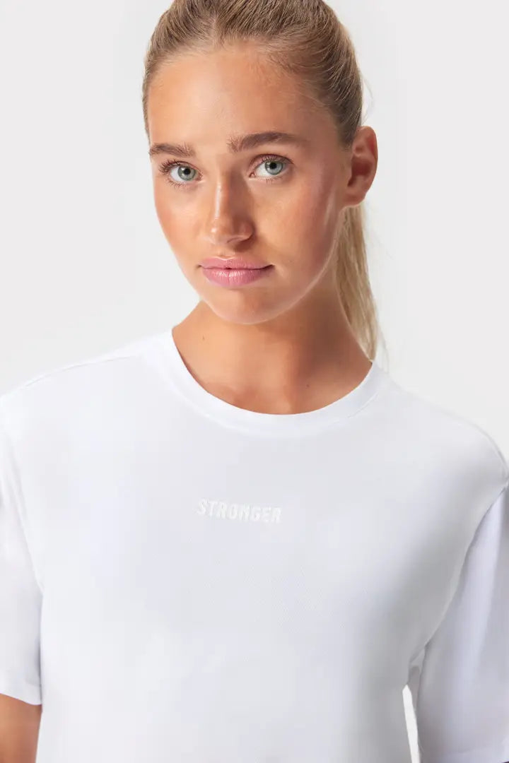 Relaxed Tee - for kvinde - STRONGER - Short Sleeves